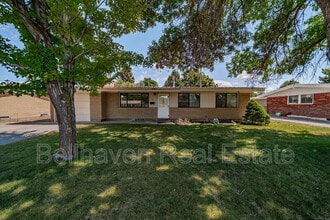 Building Photo - 618 Davidson Dr