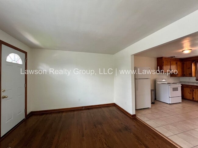 Building Photo - 511 Ruddell Rd