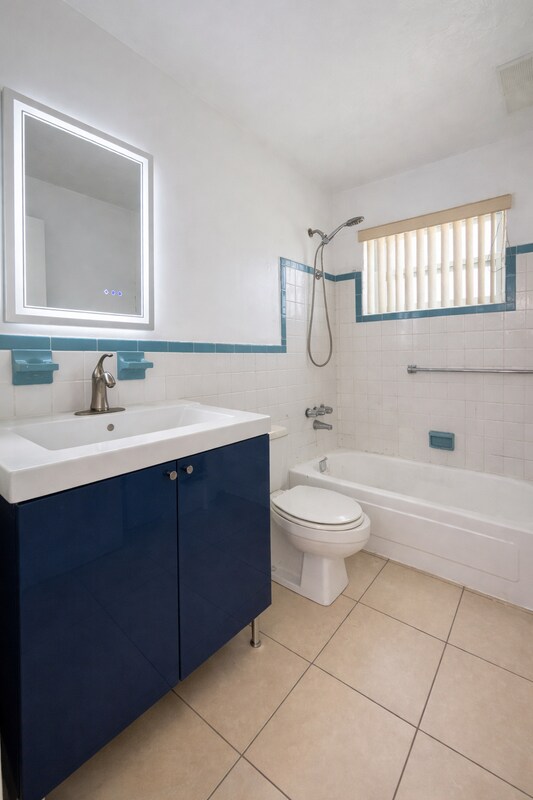 Foto del edificio - 623 NE 2nd St