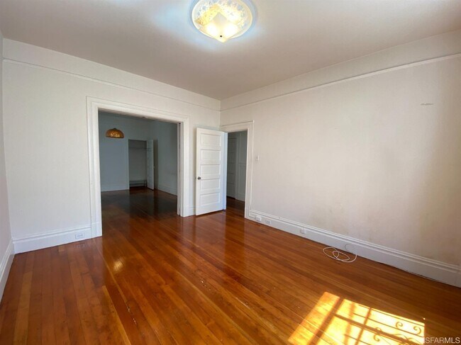 Building Photo - 152 Wetmore St