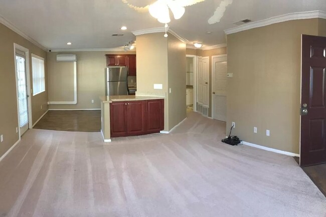 Building Photo - ** Move In Rent Special- $1000 Off** Lovel...