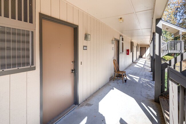 Foto del edificio - Studio Living in One of Raleigh’s Most Convenient Areas