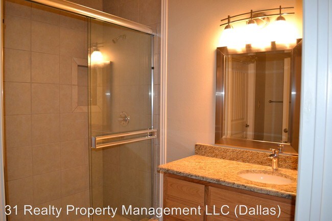 Foto del edificio - 3 br, 2 bath House - 921 W. Chase