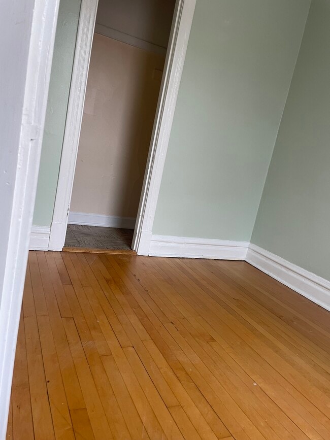 Bedroom 1 - 3220 N Sacramento Ave Apartments
