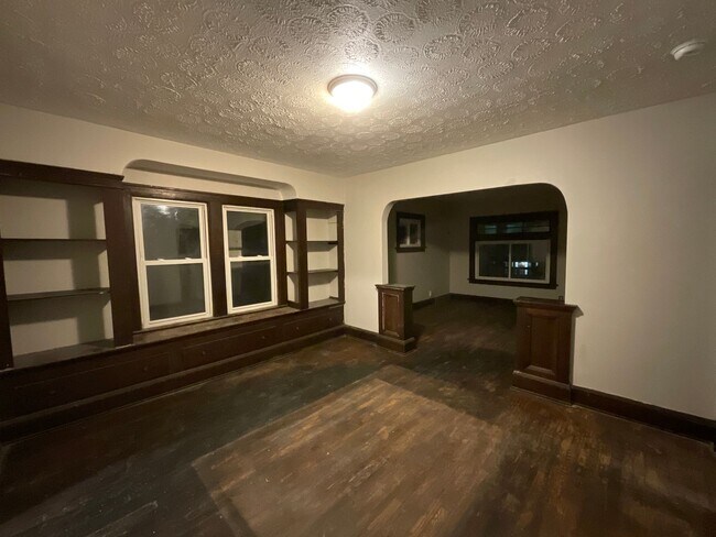 Foto del edificio - 10012 Greenview Ave