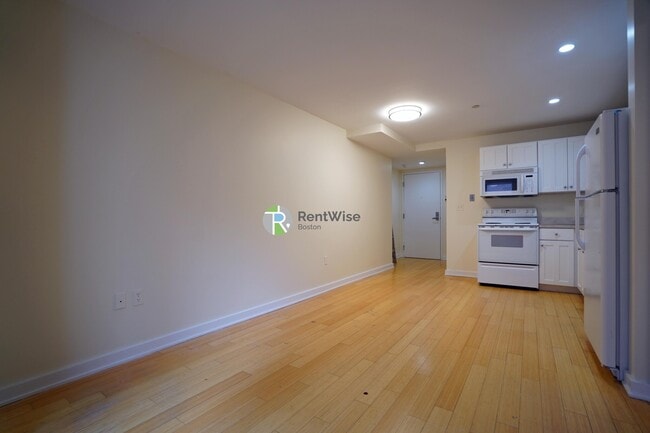Building Photo - 40 Boylston St