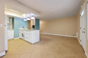 Building Photo - 7555 Linda Vista Rd