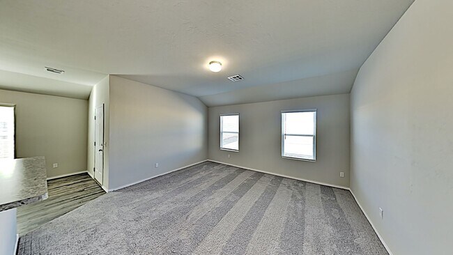 Building Photo - Very Nice 3 Bedroom 2 Bath Home in Yukon Schools