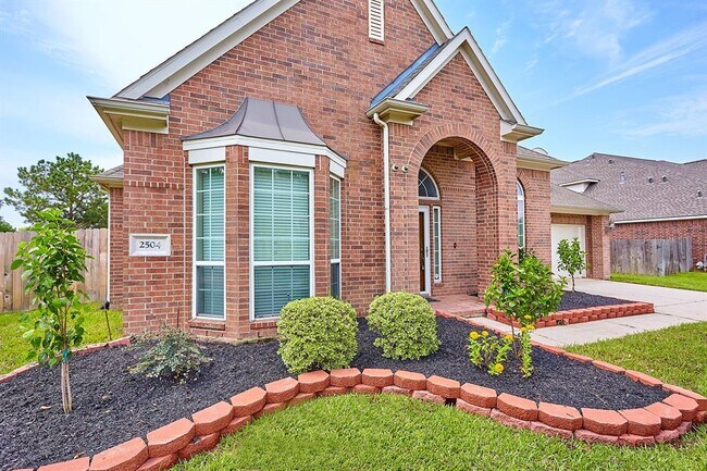 Foto del edificio - 2504 Orchid Creek Dr