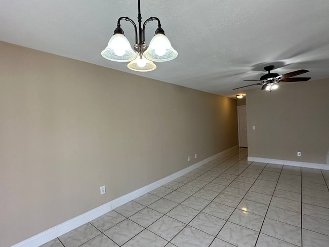 Foto del edificio - 27 W Country Cove Way