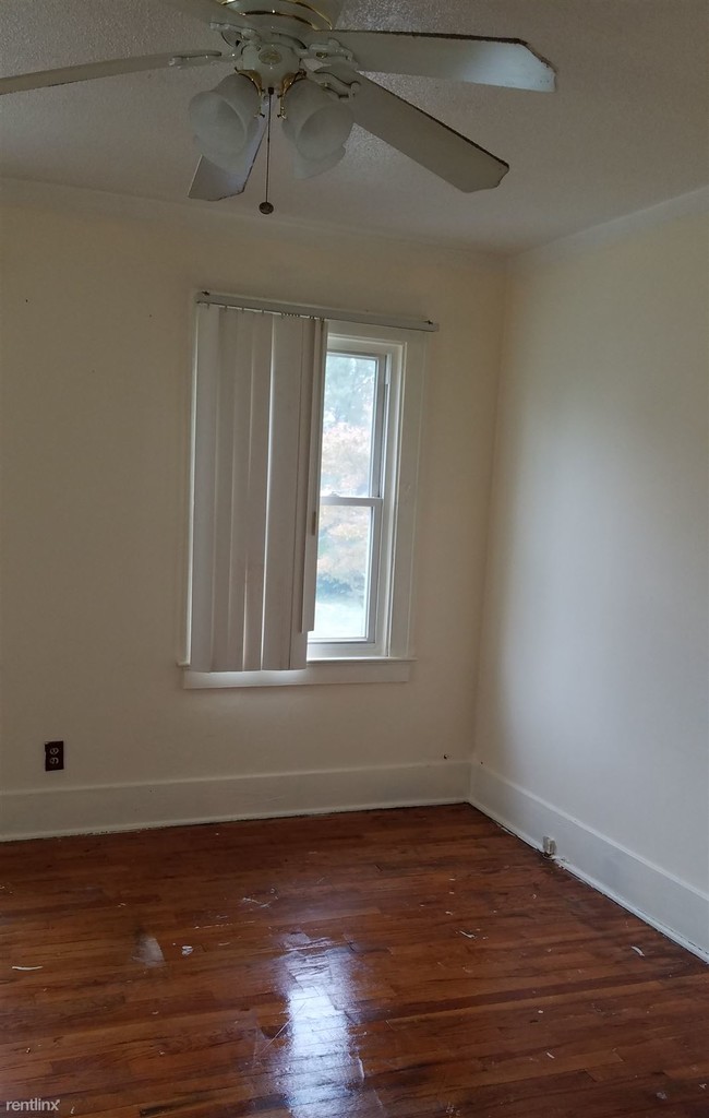 Building Photo - 3 br, 1 bath House - 126 E Genesee St