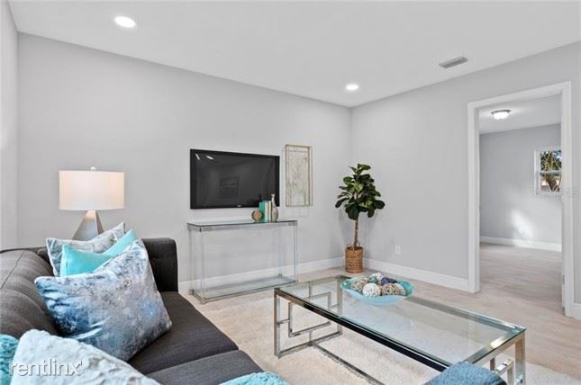 Foto del edificio - 4 br, 2 bath House - 2701 W Juneau St