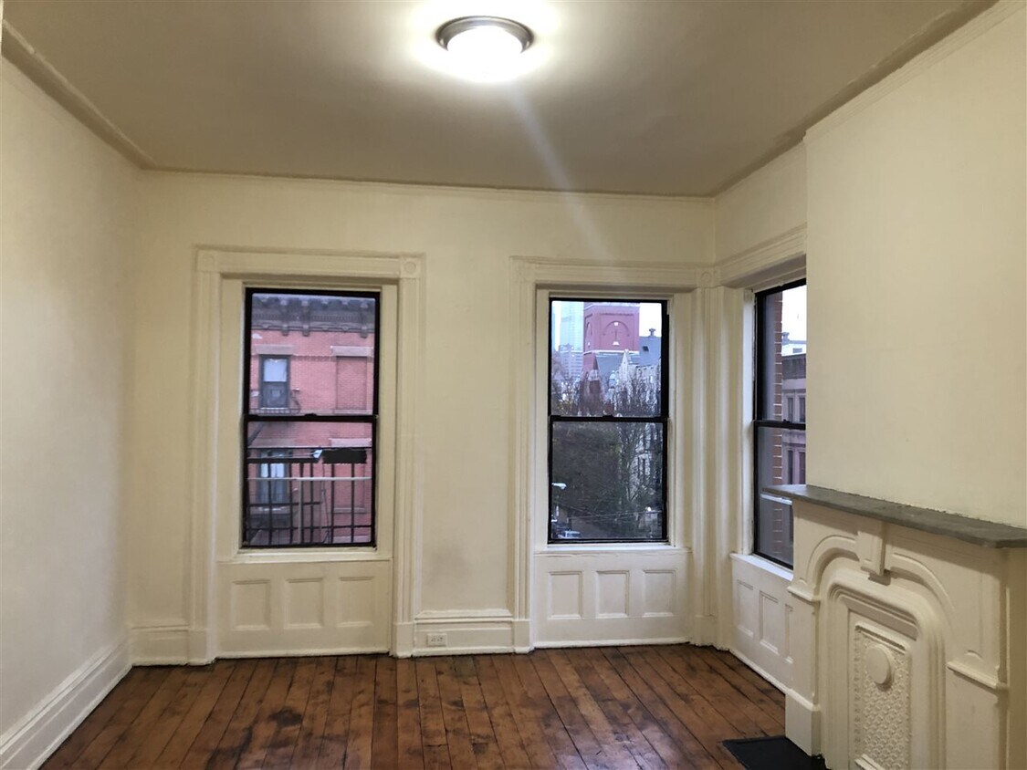 Foto principal - 108 Wayne St