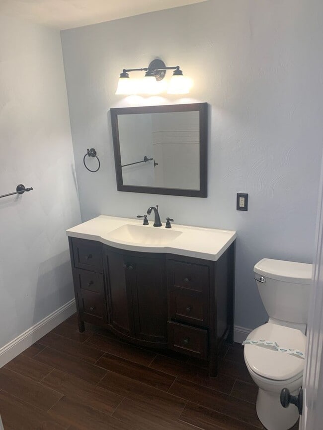 Building Photo - 3BR Single Family Home with an OFFICE!