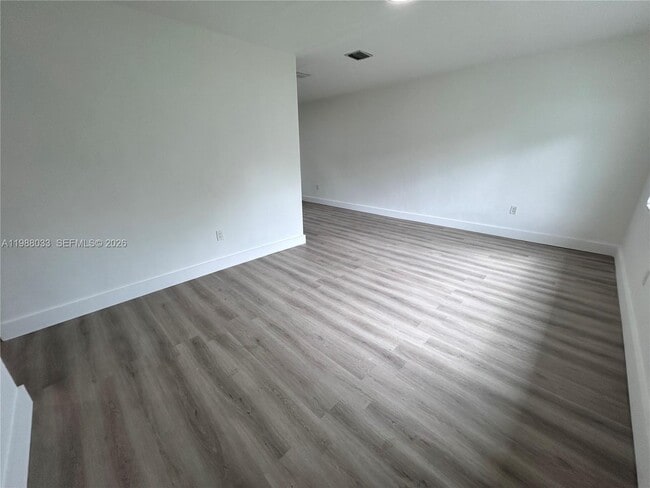 Building Photo - 1232 NW 8th Ct