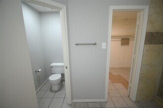 Building Photo - 1622 Regal Blue Ct