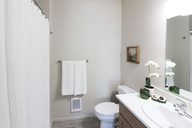 Building Photo - 2 bedroom, 2 bath apartment home in Othello
