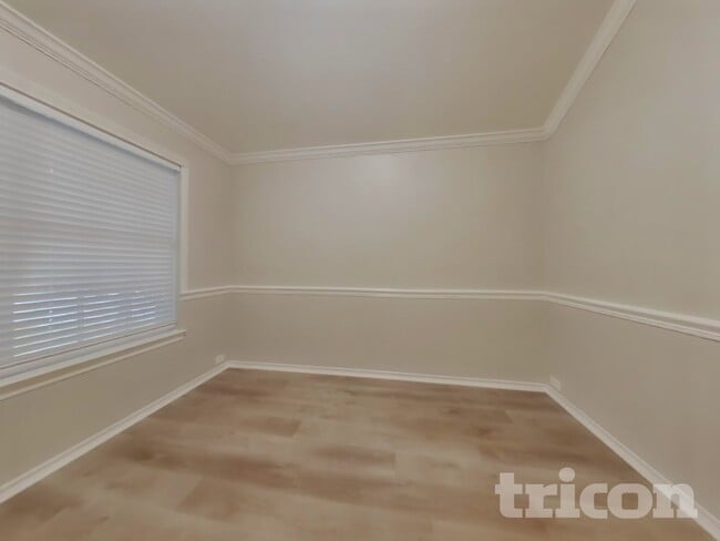 Foto del edificio - 13201 Fencerow Rd