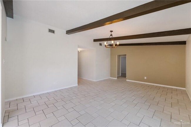 Foto del edificio - 18 Martin Ave