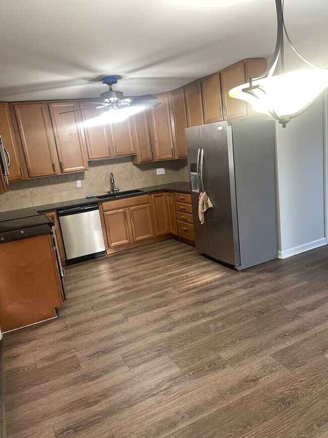 Building Photo - 1400 Harford Square Dr