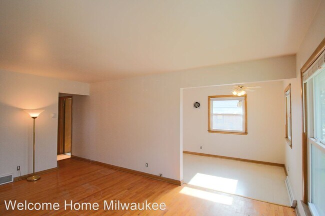 Building Photo - 9101 W Morgan Ave