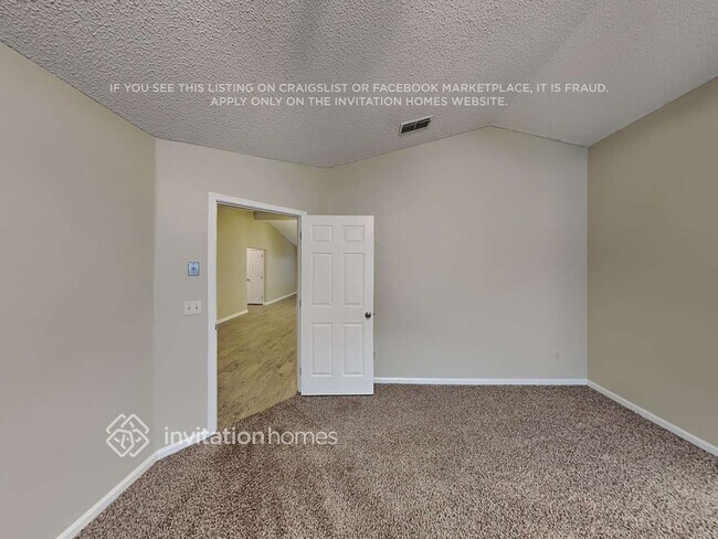 Foto del edificio - 9713 Peabody Dr N