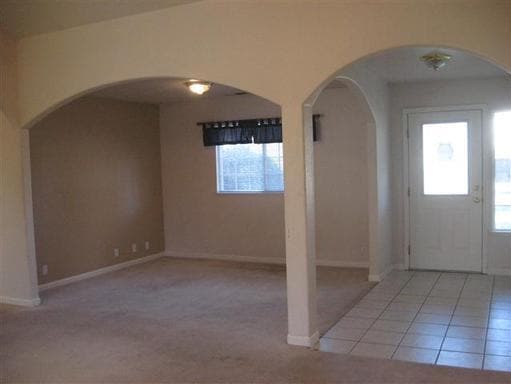 Foto del edificio - Spacious 3 Bedroom Home In North Chico! Attached Garage and Fenced Backyard PLUS Pet Friendly!