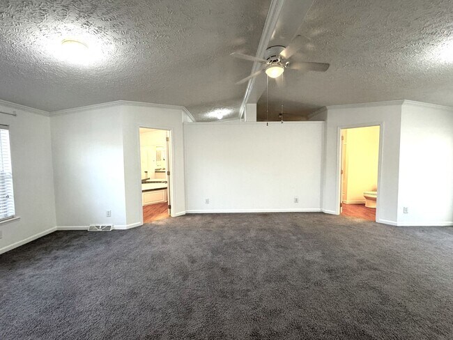 Foto del edificio - ~~ Home with 2 acres located in Mebane ~~