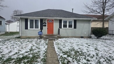 Building Photo - 2406 E 8th St