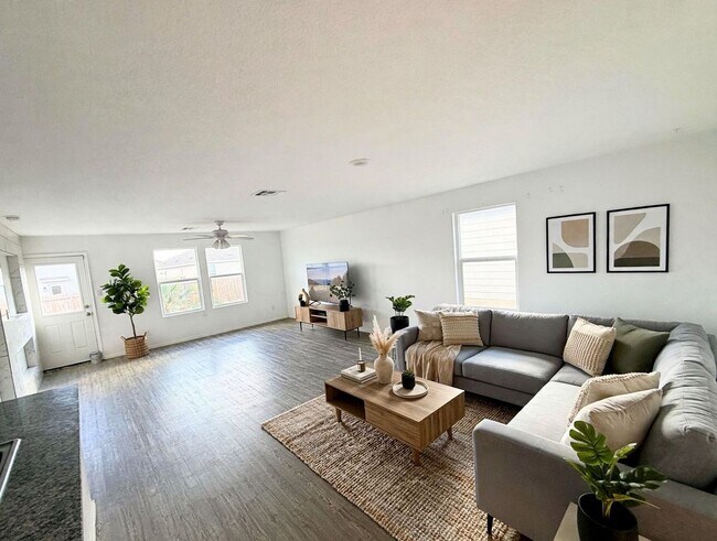 Building Photo - 10838 Hernando Ct