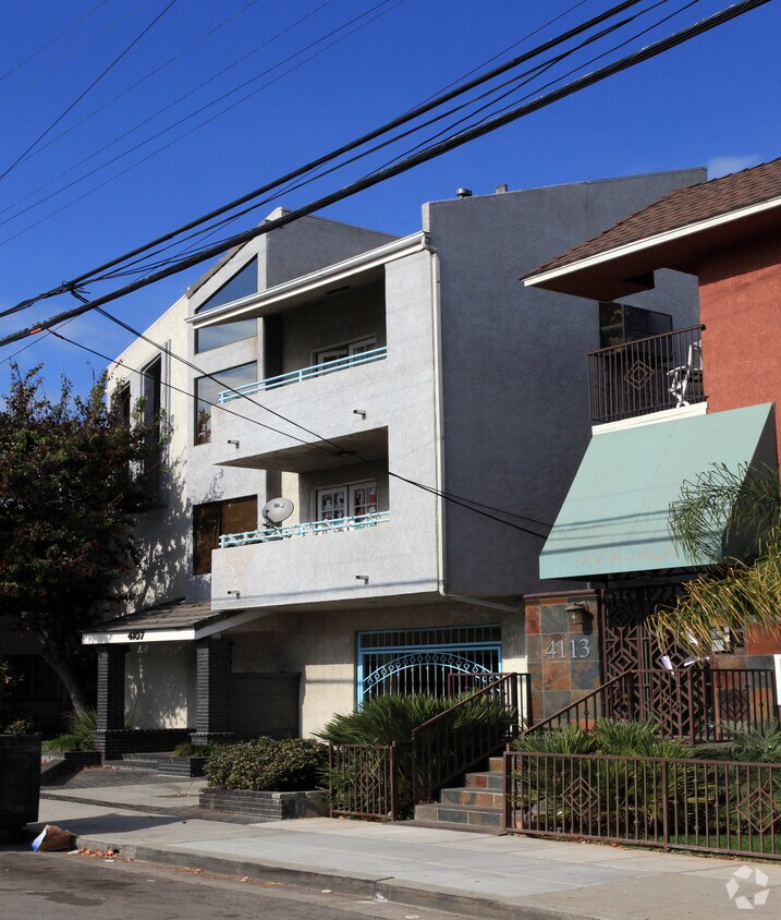 Foto principal - 4107 E 10th St