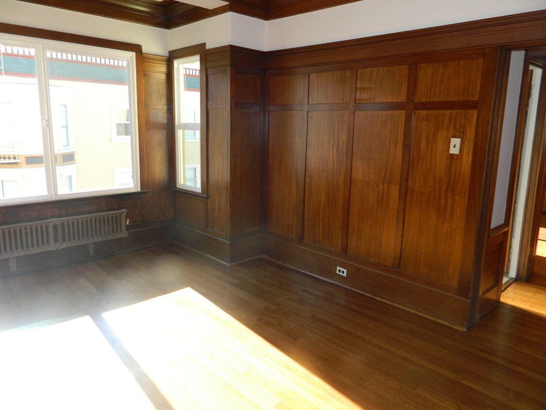 Primary Photo - 1390 Clay St