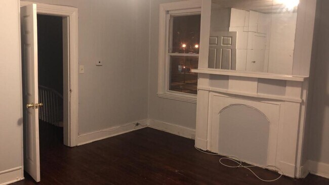 Foto del edificio - 208 Pennington Ave