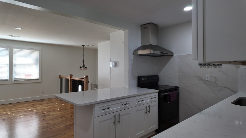 Foto del edificio - 312 Paragon Mills Rd