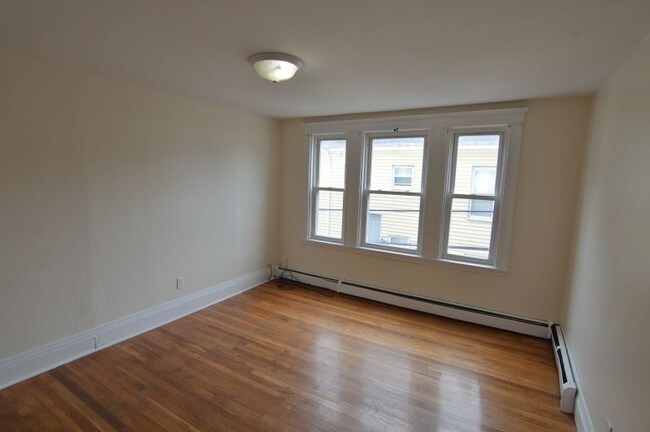 Building Photo - 318 Fuller St