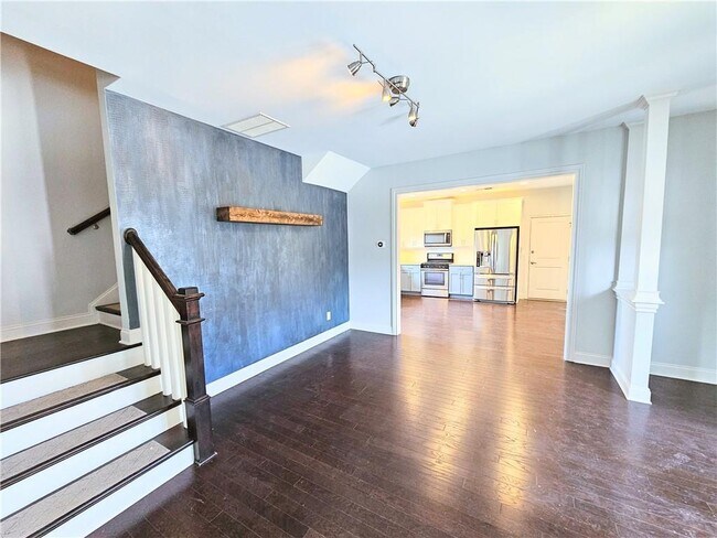 Foto del edificio - 821 Westmoreland Circle Northwest