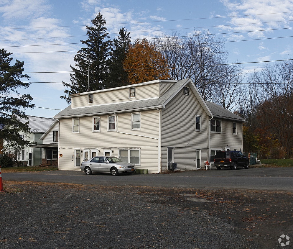 Primary Photo - 47 Railroad Ave