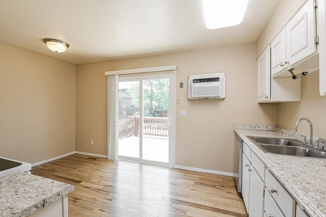Photo - Hidden 3 bed/ 2 bath Gem in Morrison House