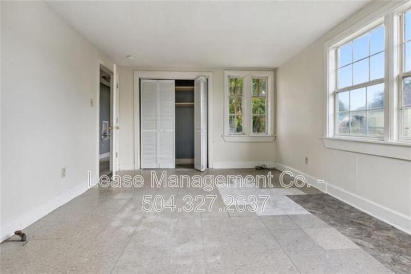 Building Photo - 3027 Allen St