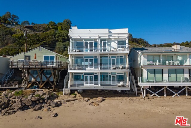 Foto del edificio - 24752 Malibu Rd