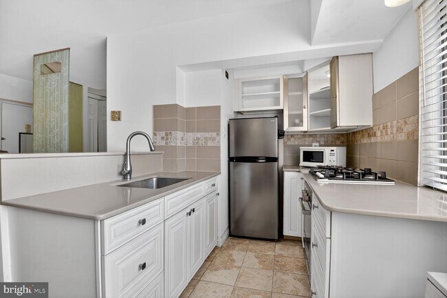 Foto del edificio - 3701 Connecticut Ave NW