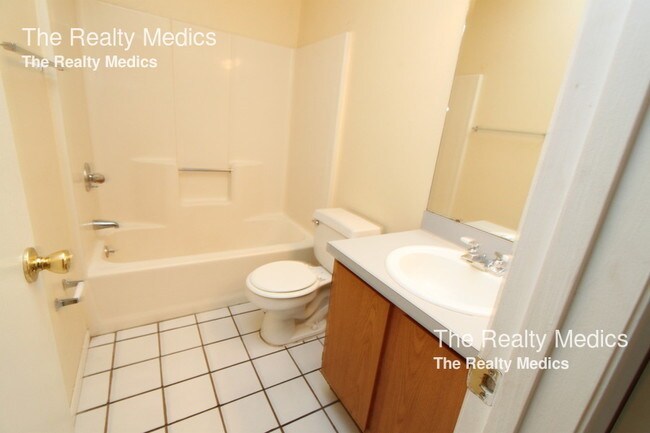 Building Photo - 3257 Dudley Dr
