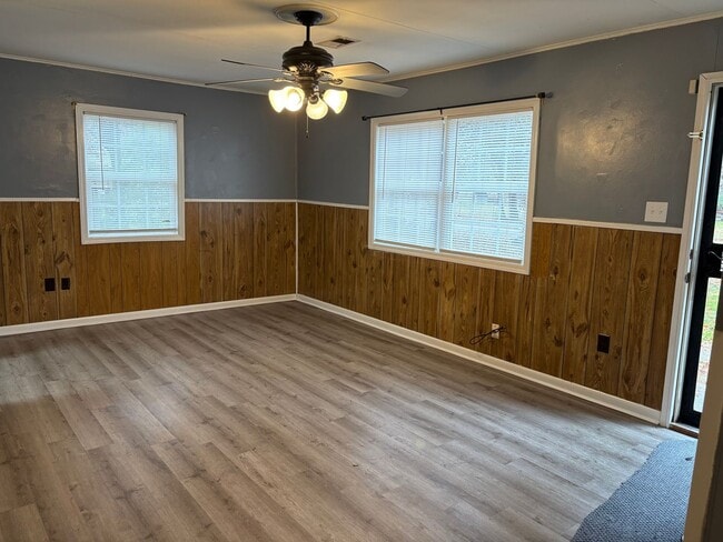 Building Photo - 3 Bedroom 1 Bath Home Millington convenient to Navy Base and Hwy 14