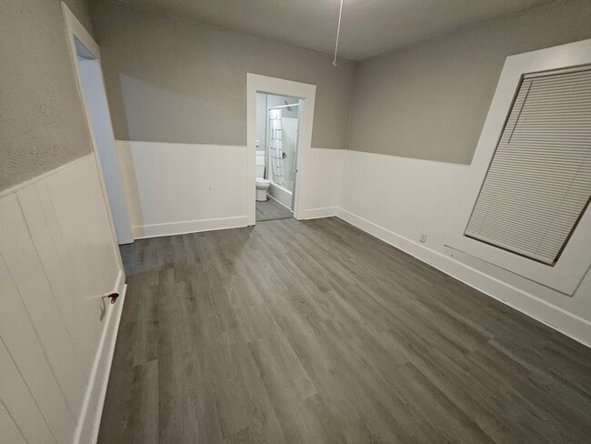 Building Photo - 287 Lake Ave