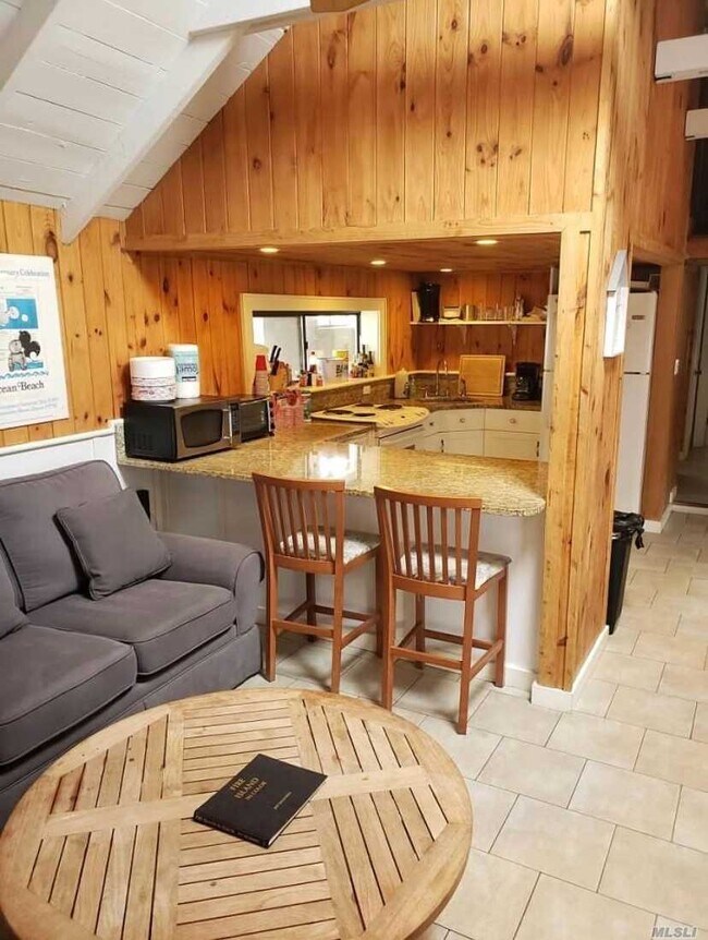 Building Photo - 17 Ocean Rd