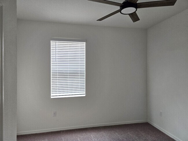 Foto del edificio - 2 Story in The Sanctuary on Corner Lot