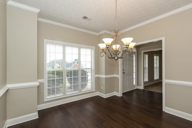 Building Photo - 370 Whitney Ln