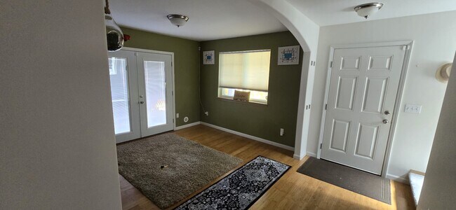 Den - 15408 14th Ave W