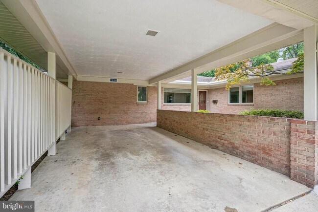 Foto del edificio - 7016 Hopewood St