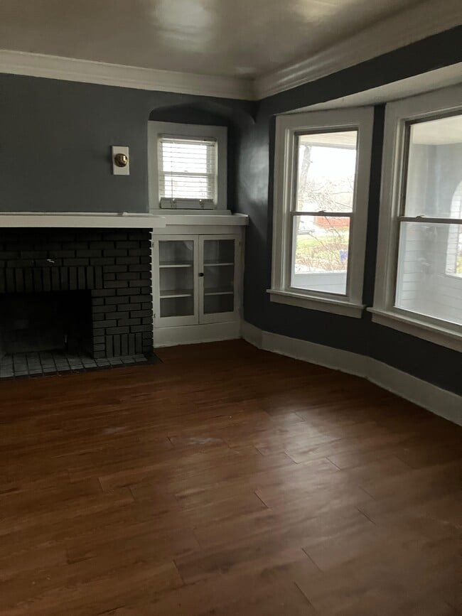 Building Photo - 3598 E 147th St